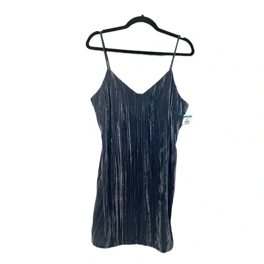 Elodie Women's V-neck Blue Slate Velvet Dress Size L NWT